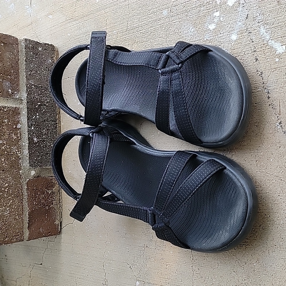 Sketchers river sandals